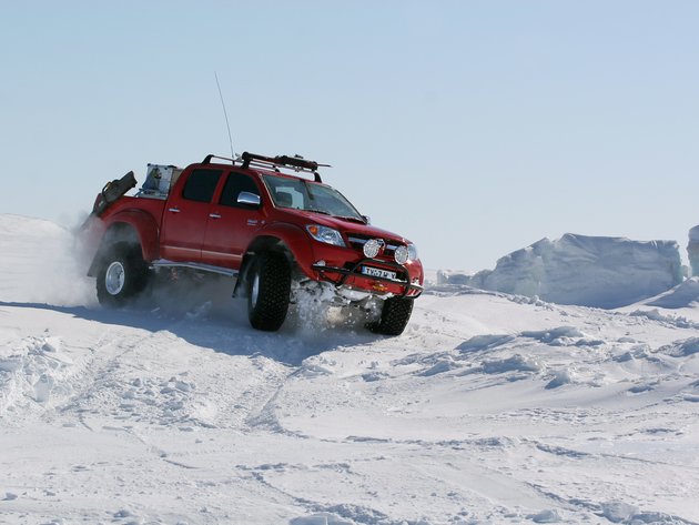 Toyota Hilux Snow