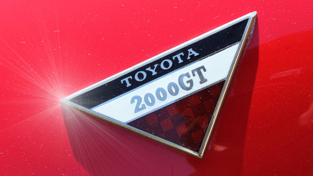 badge 2000gt